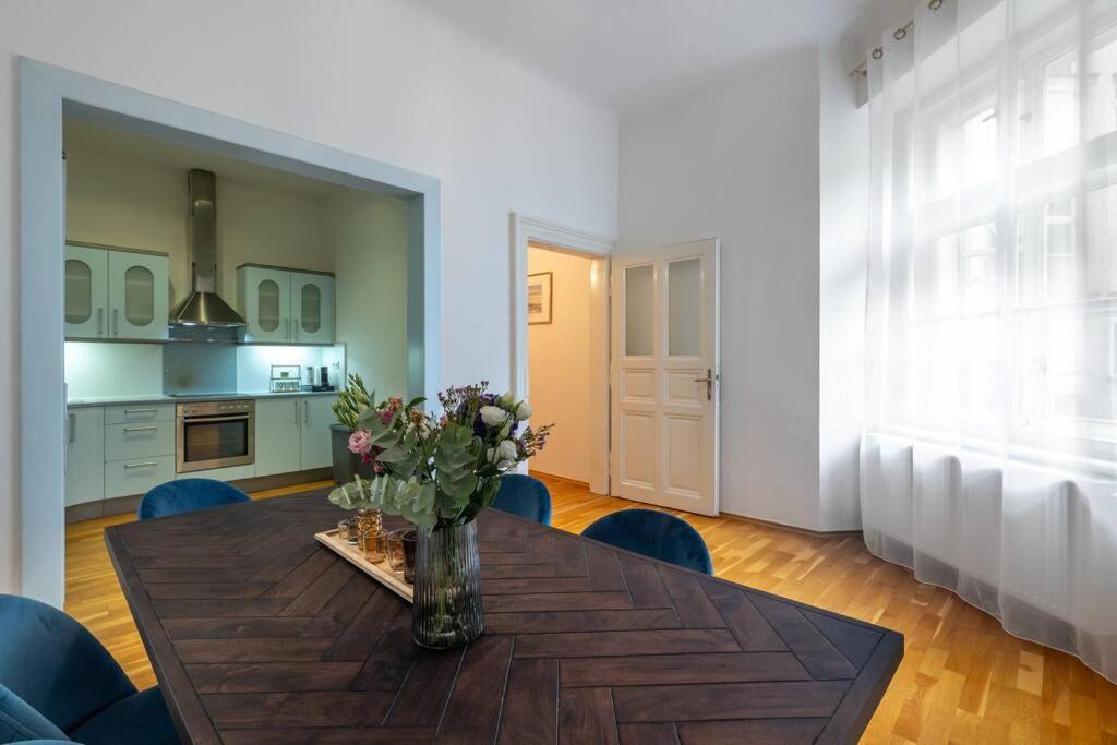 Charming 2Bedroom Old Town Apartment Prag Eksteriør billede