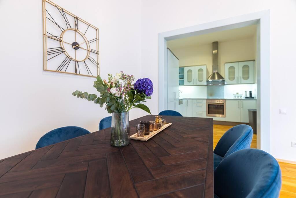 Charming 2Bedroom Old Town Apartment Prag Eksteriør billede